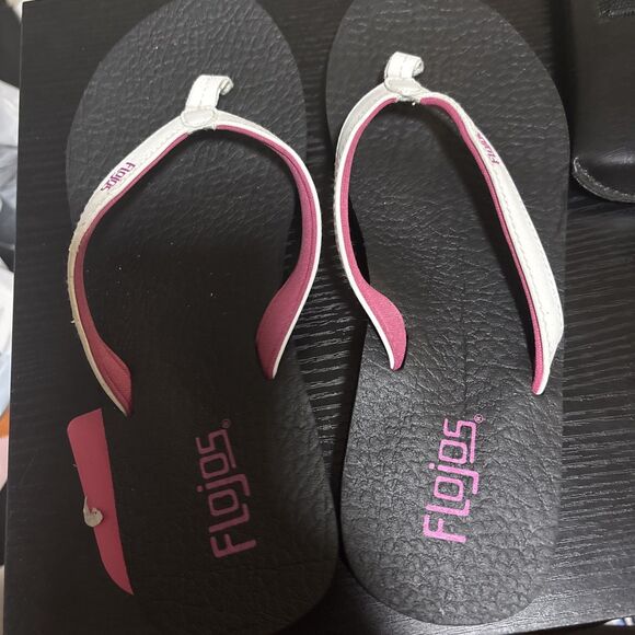 Flojo's Women's Flip Flop/Sandals -Size 8 US Black with White/Pink Upper Strap - Picture 1 of 4